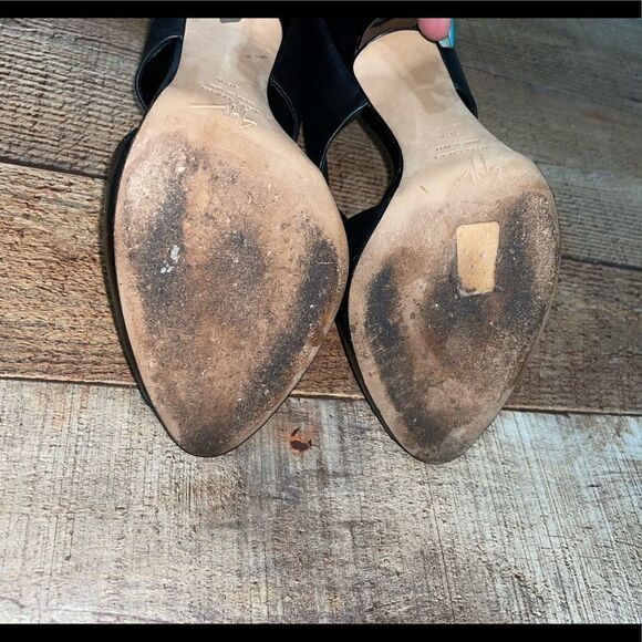 Giuseppe Zanotti
Black Leather Crisscross Ankle Size 38.5 Boots/Booties - Picture 9 of 16